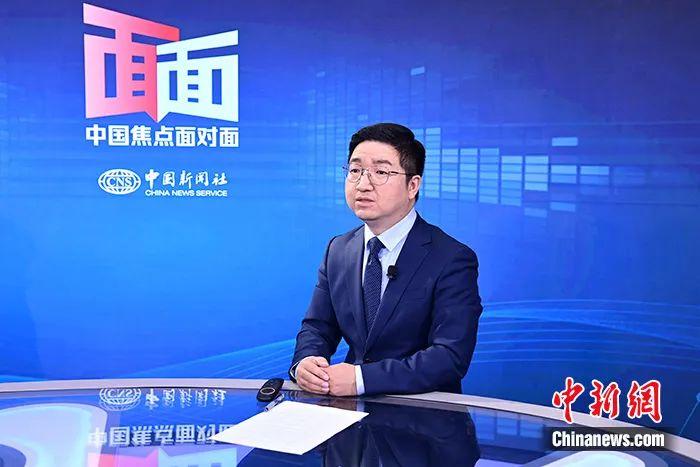 中新社“中國(guó)焦點(diǎn)面對(duì)面”專訪中國(guó)國(guó)際問題研究院亞太研究所副所長(zhǎng)張騰軍。中新社記者 田雨昊 攝