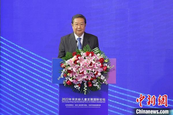 教育部原副部長、中國教育國際交流協(xié)會會長劉利民作主旨報告 宋基會供圖