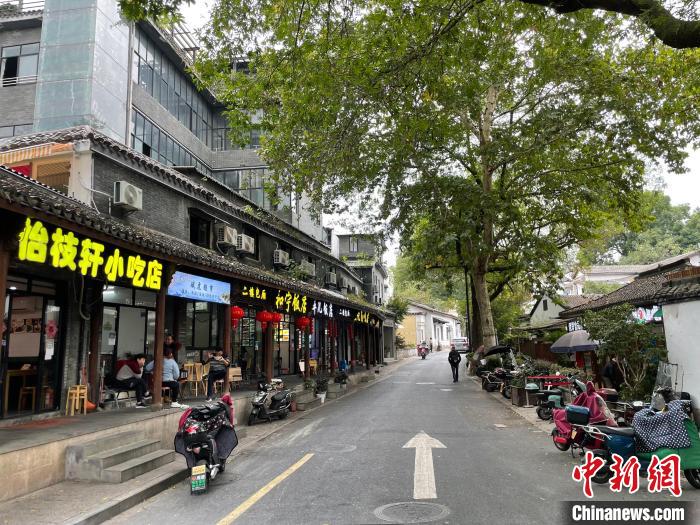 杭州鳳凰山腳路，這也是當(dāng)年南宋大臣上朝的通道 嚴(yán)格 攝