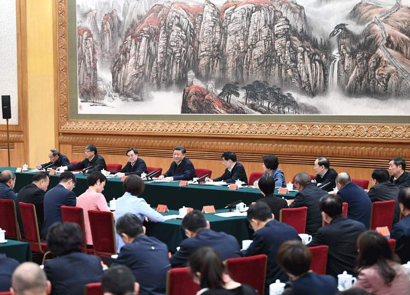 2019年3月18日，中共中央總書記、國家主席、中央軍委主席習(xí)近平在北京主持召開學(xué)校思想政治理論課教師座談會并發(fā)表重要講話。新華社記者 謝環(huán)馳 攝