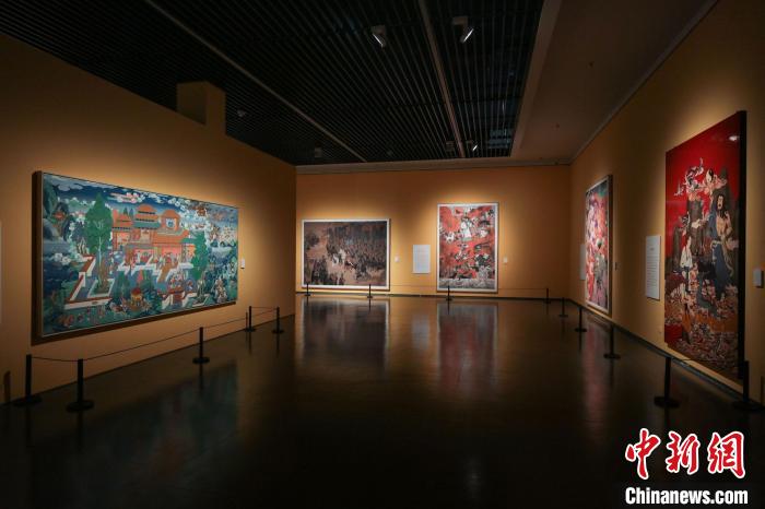“開天辟地——中華創(chuàng)世神話文藝創(chuàng)作與文化傳播工程”成果展?！≈腥A藝術(shù)宮(上海美術(shù)館) 攝
