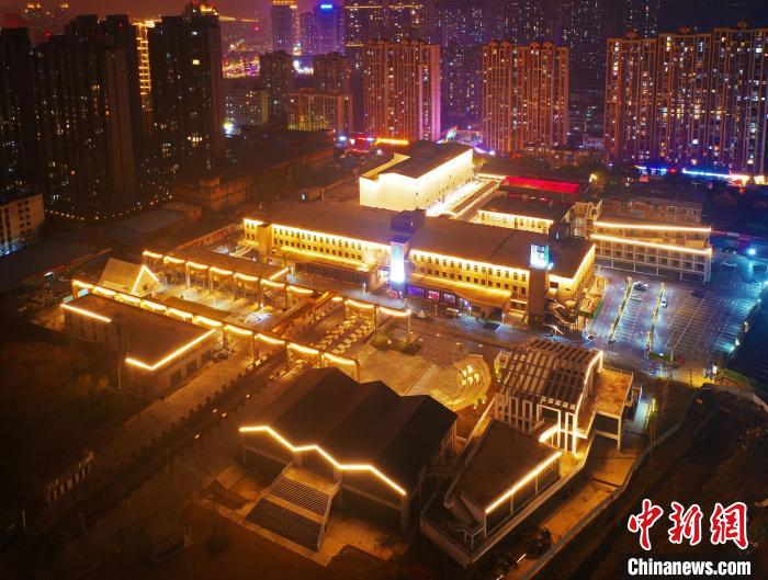 航拍東湖意庫園區(qū)夜景?！∧喜袞|湖區(qū)委統(tǒng)戰(zhàn)部供圖