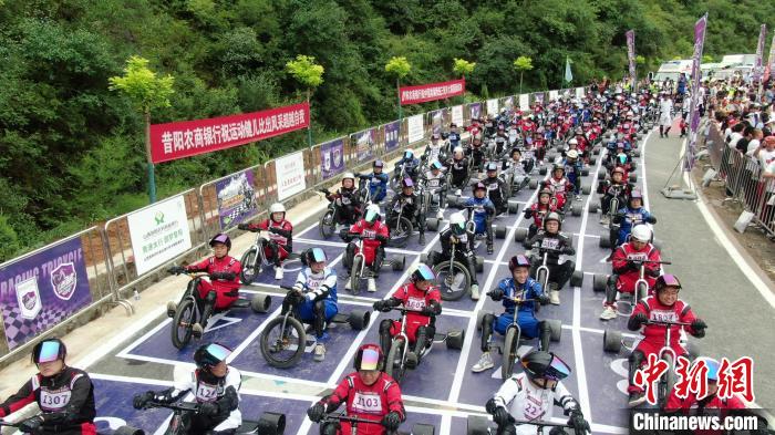 圖為競速三輪車賽現(xiàn)場(資料圖)?！∥絷柨h融媒體中心供圖